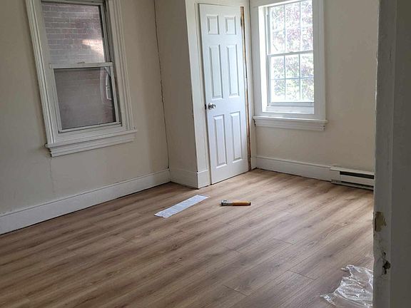 2nd image of 1858 Walnut St