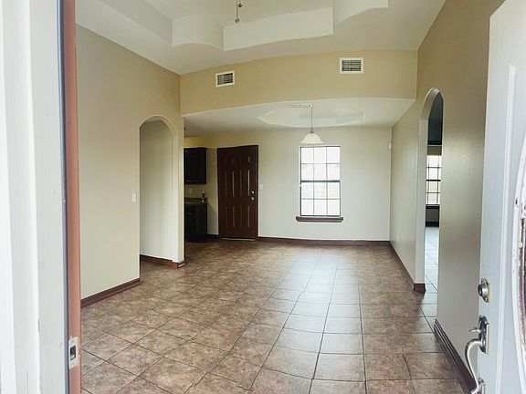 2nd image of 415 W McKinley Ave