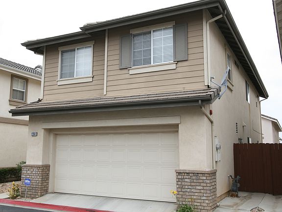 4th image of 2204 E Cypress St