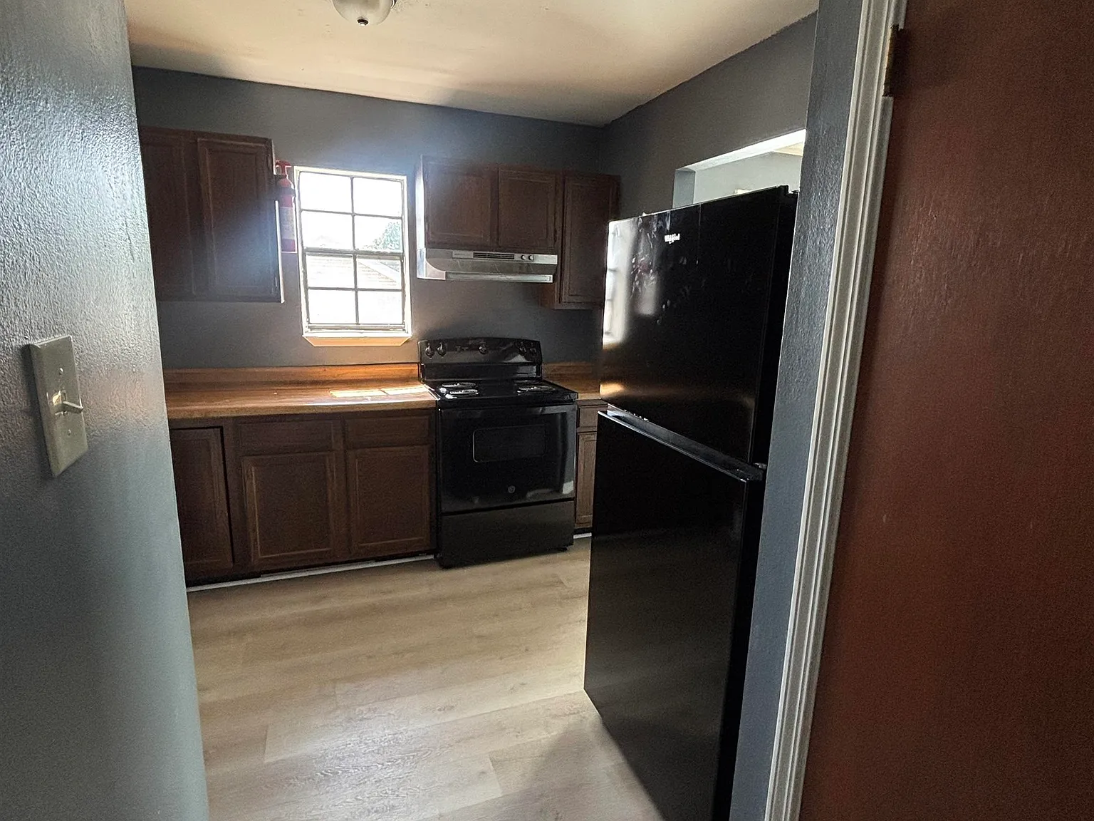 3 bed, 988 sqft, $1,000 — Photo 4