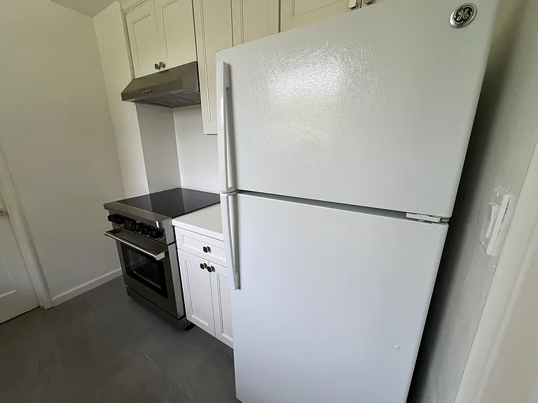 926 Richmond St — Photo 9