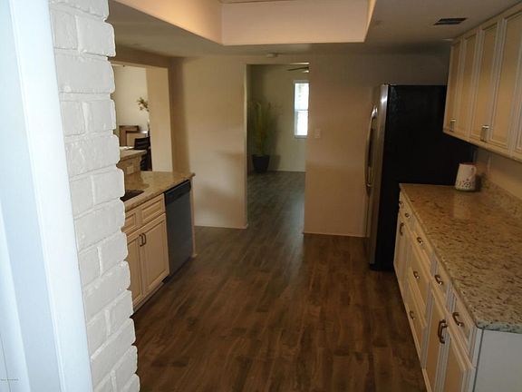 3rd image of 1107 Sioux Dr