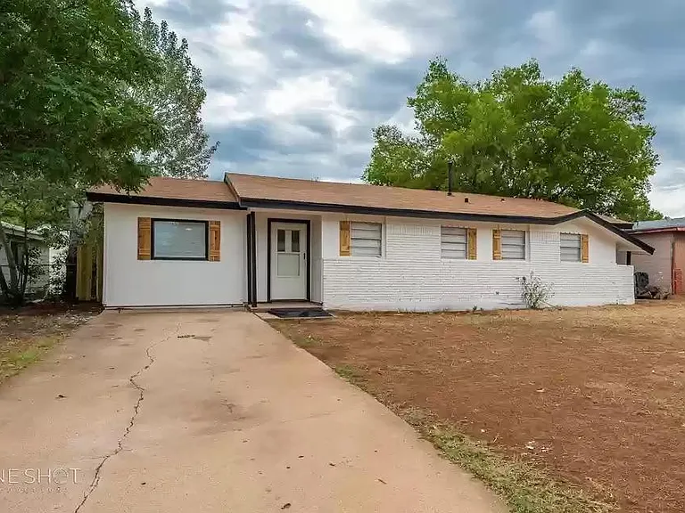 525 N Bowie Dr — Photo 1