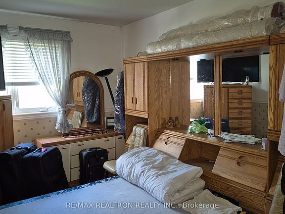 4th image of 314 Browndale Cres