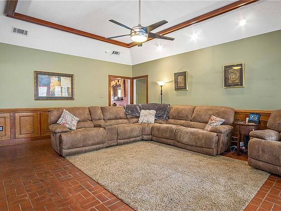 5th image of 3112 Wellborne Dr E