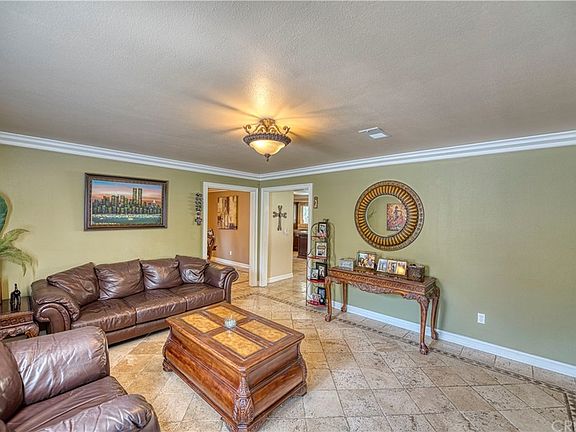 3rd image of 1721 S Oakgreen Ave