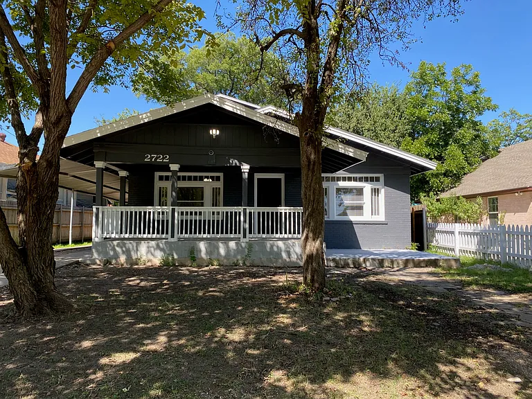 2722 Travis Ave — Photo 1