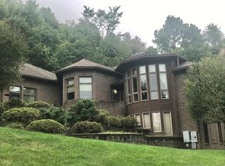 102 Hunters Ridge Rd, Wheeling, WV 26003
