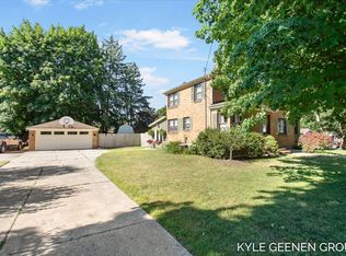 610 E Lincoln Ave, Zeeland, MI 49464