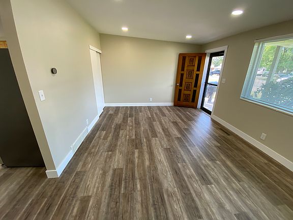 2nd image of 1353 W Varden Way