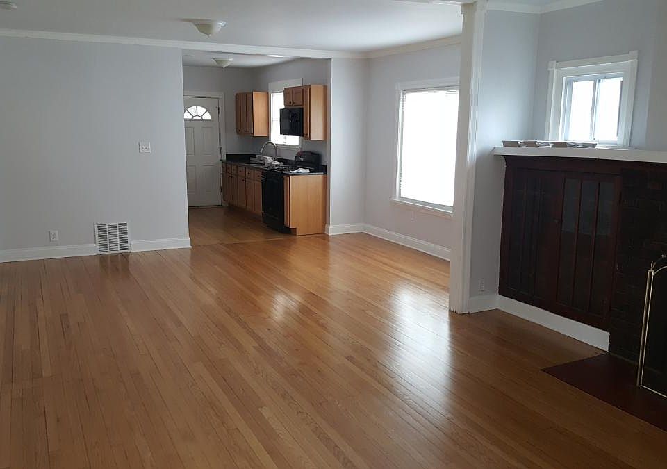 2nd image of 935 North Ave