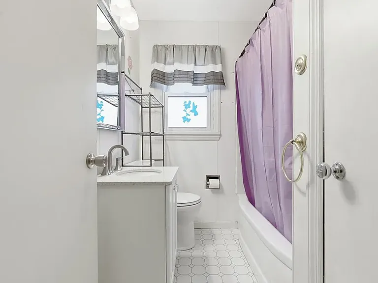 513 Lombard St — Photo 4