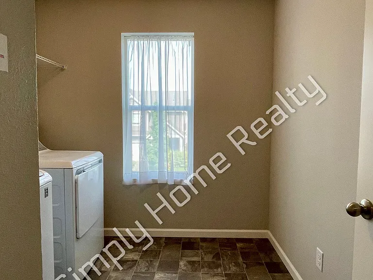 5021 Andrew St SE — Photo 11