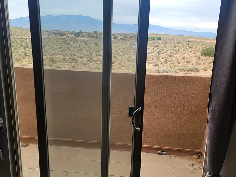 1418 Laguna Ct NE — Photo 31