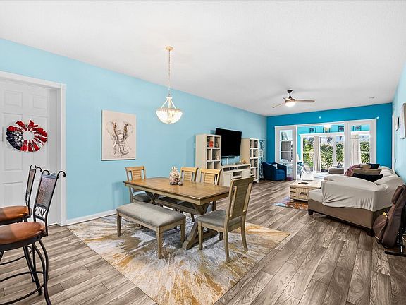 2nd image of 36 HARBOUR ISLE Drive W #104