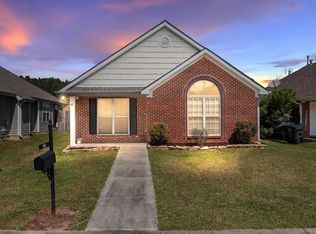 2083 Village Ln, Calera, AL 35040