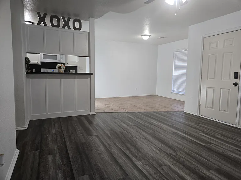 2545 E Renfro St #A — Photo 4
