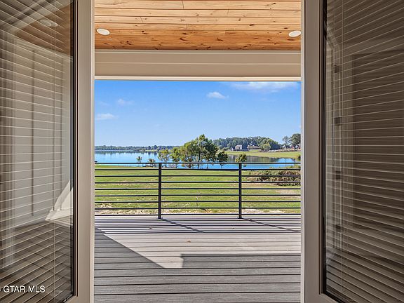 2nd image of 122 Breezeway