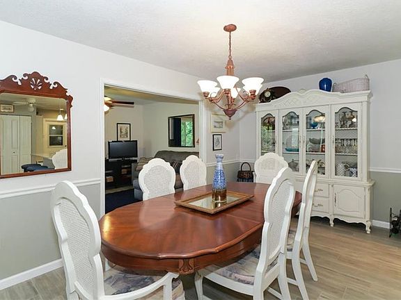 3rd image of 7212 W Country Club Dr N