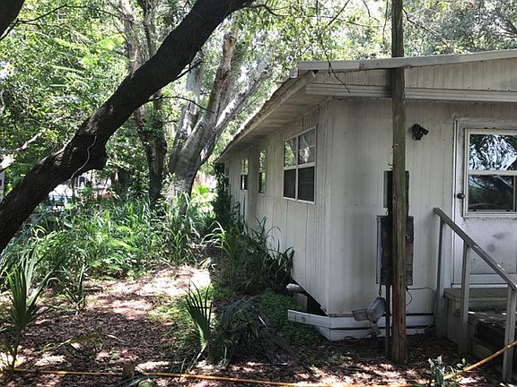 4th image of 704 Whispering Pines Dr