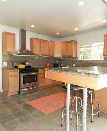 5th image of 1448 Mount Pleasant St