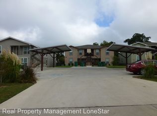 706 W 6th St APT D, Taylor, TX 76574