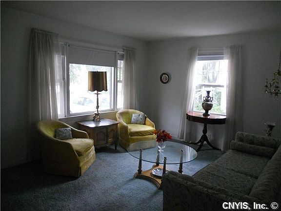 4th image of 141 East Ave