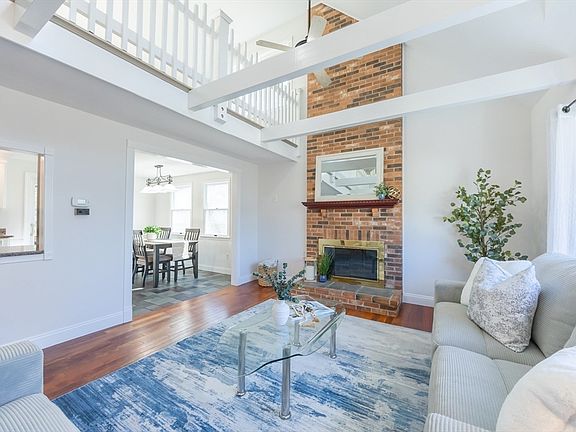 5th image of 5 Arthur Collins Cir