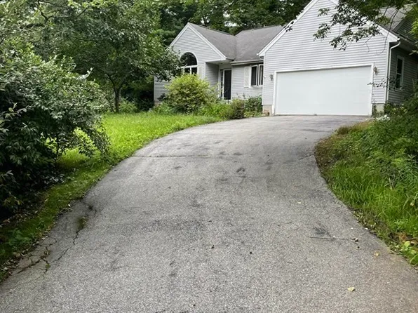 25 Mount Pleasant St, Oxford, MA 01540