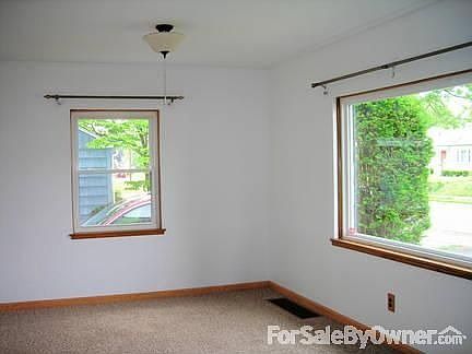 Living room/ dining room