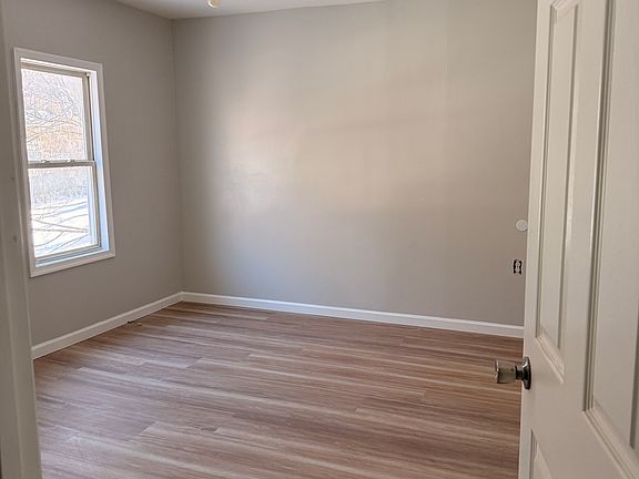4th image of 409 Ascension St