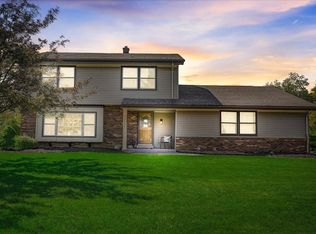 15150 W Kingsway Dr, New Berlin, WI 53151
