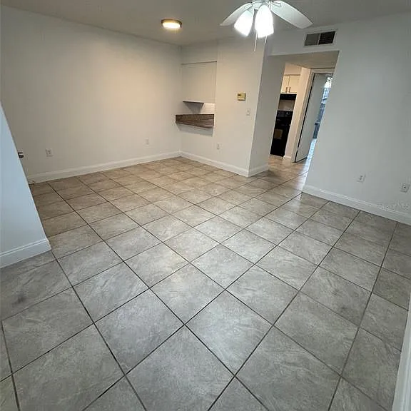 1185-1185 Bentley Rd #3 — Photo 6