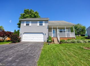 225 Overview Cir W, Red Lion, PA 17356