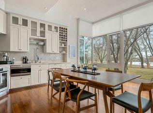975 Memorial Dr APT 210, Cambridge, MA 02138