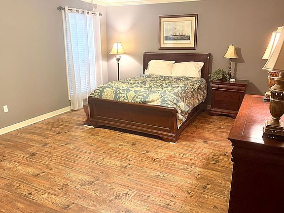 4th image of 123 Villa Way