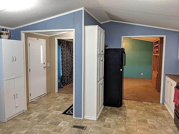 3rd image of 633 N Murphy Ave