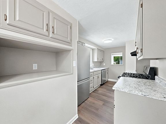 5th image of 206 W Prairie St