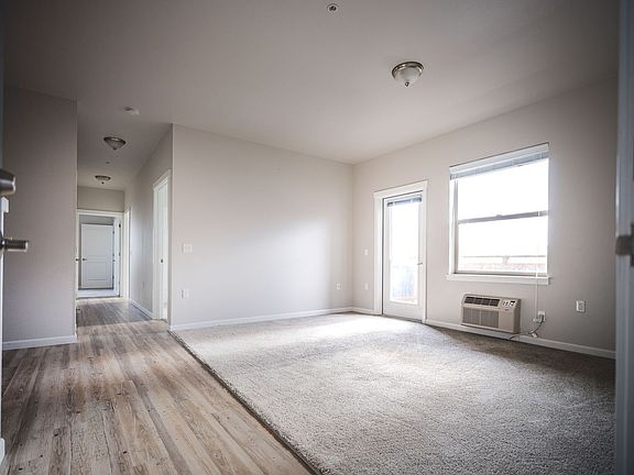 5th image of 3240 Harold Dr NE #3225-219