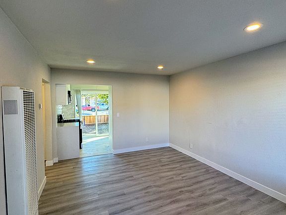 2nd image of 2131 Monroe St #1