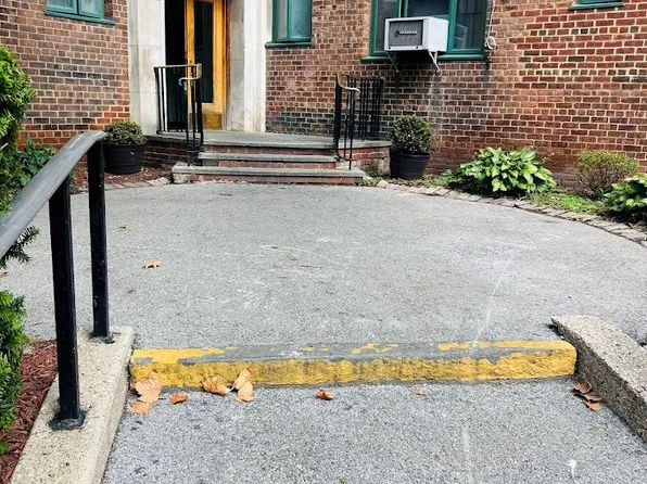 22 Metropolitan Oval #10C, Bronx, NY 10462