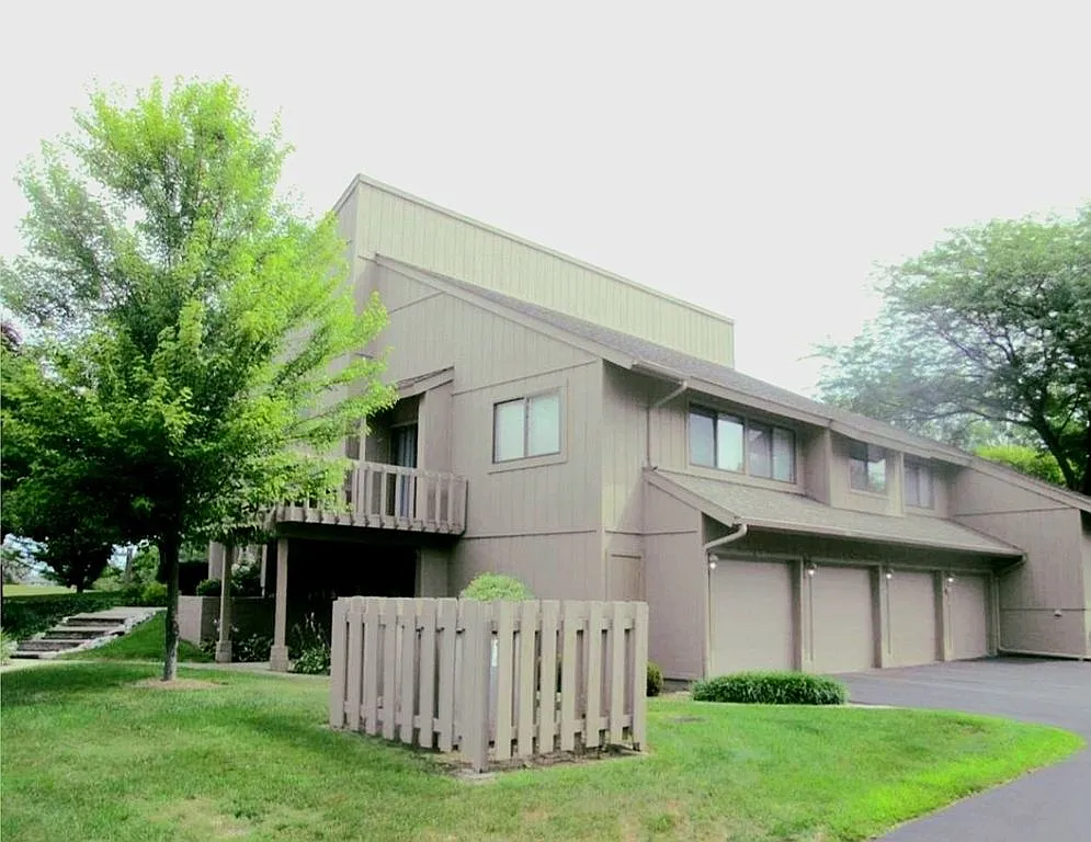 2365 Bay Woods Ct photo 1