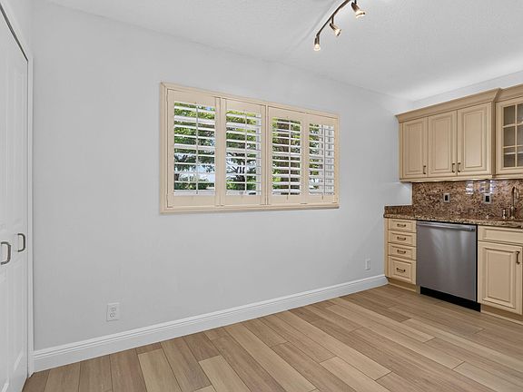 5th image of 1606 Abaco Drive #A1