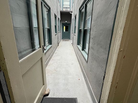 5th image of 1314 SE Salmon St APT 104