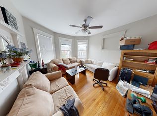 10 Pleasant St #3R, Cambridge, MA 02139