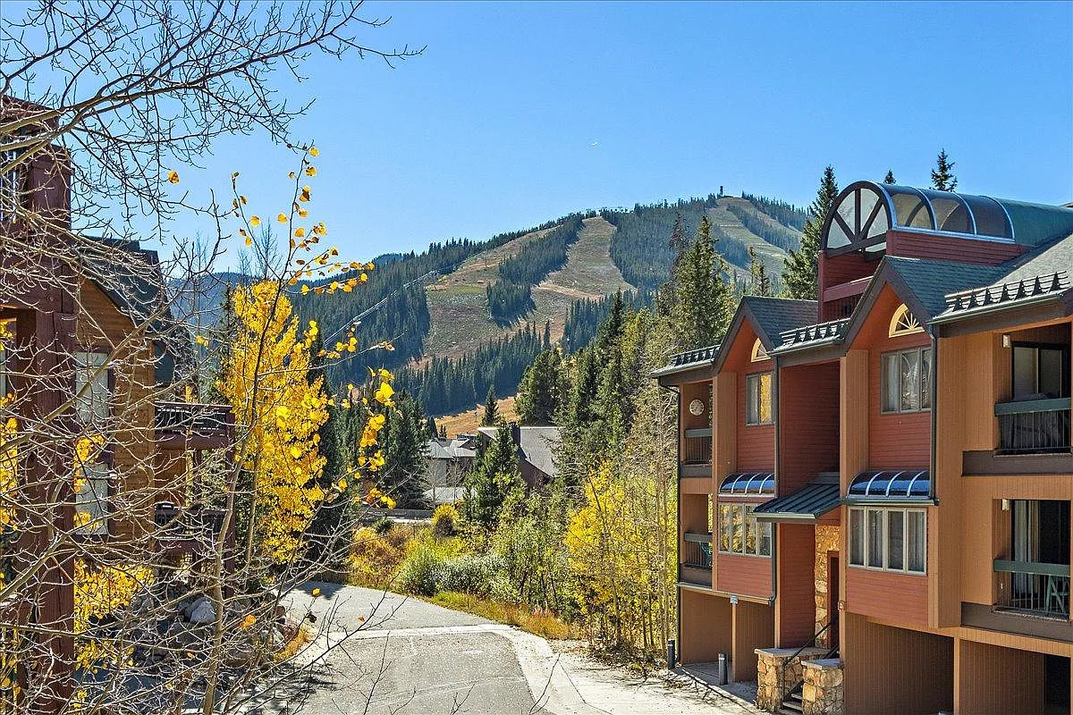 3 bed, 1866 sqft, $3,000 — Photo 3
