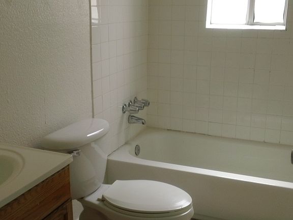 5th image of 3004 E 18th St