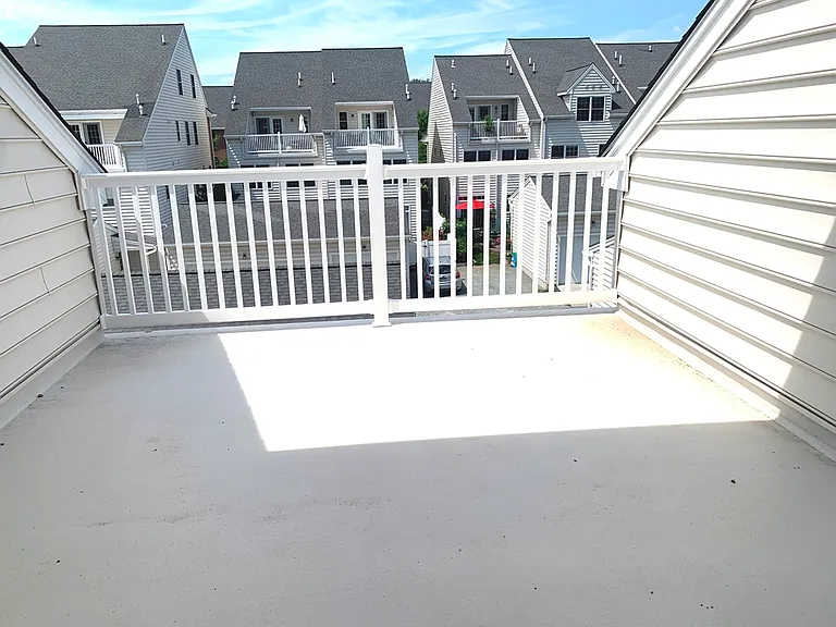 607 W Mulberry St — Photo 27