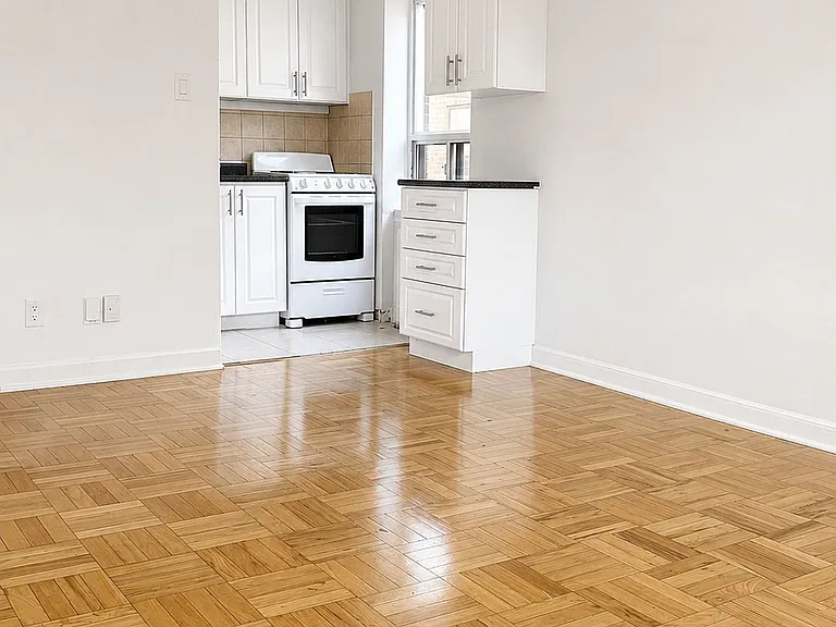 2770 Yonge St #205 — Photo 3