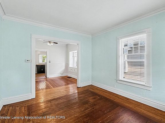 3rd image of 206 S Magnolia Ave